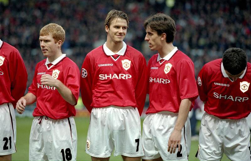 07 April 1999 : UEFA Champions League - Semi Final - 1st Leg - Manchester United v Juventus: United players (L to R) Paul Scholes, David Beckham and Gary Neville before the match. Photo: Mark Leech / Getty Images.