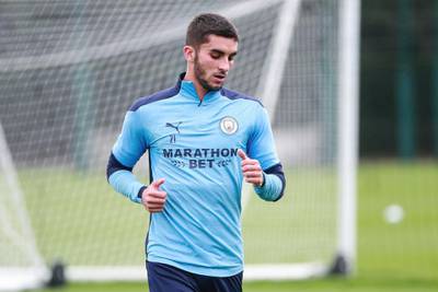 MANCHESTER, ENGLAND - SEPTEMBER 11: Ferran Torres of Manchester City warms up during a training session at Manchester City Football Academy on September 11, 2020 in Manchester, England. (Photo by Matt McNulty - Manchester City/Manchester City FC via Getty Images)