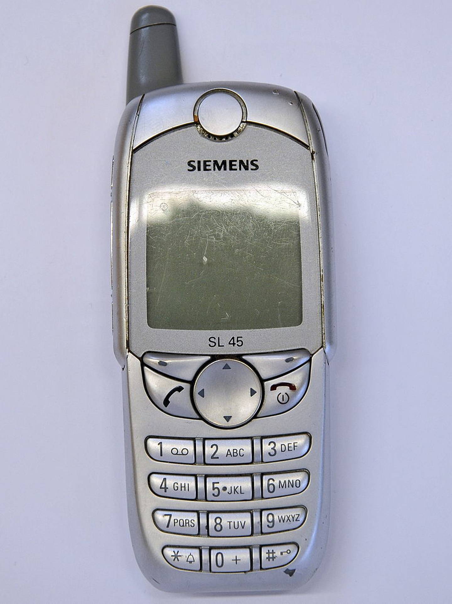 The Siemens SL45 was the first mobile phone with expandable memory.  Photo: Wikipedia