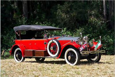 The 1925 Rolls-Royce New Phantom is up for auction in California next month. An Indian maharaja had it commissioned to ride on hunts. Bonhams