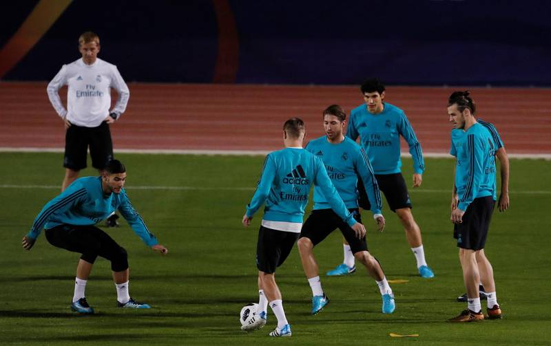 Real Madrid's Gareth Bale and Sergio Ramos with teammates during training. Matthew Childs / Reuters