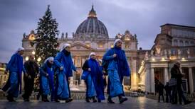 Faithful throng Vatican to pay last respects to Pope Benedict 