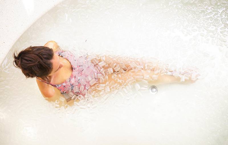 Health Benefits Of Hot Water Vs Cold Water What Do Extreme Temperatures Actually Do To Your Body 