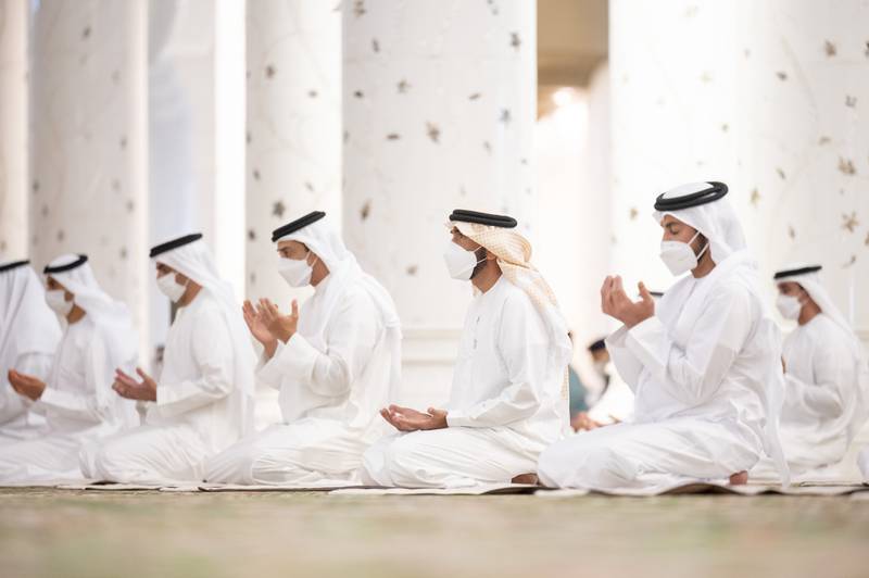 Sheikh Issa, Sheikh Nahyan and Sheikh Mansour with other sheikhs and senior officials.