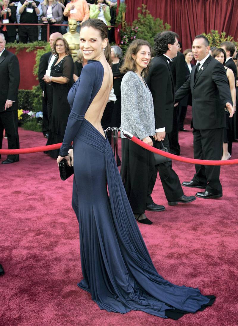 Actress Hilary Swank, nominated for Best Actress for her role in "Million Dollar Baby," arrives for the 77th Academy Awards 27 February, 2005, at the Kodak Theater in Hollywood, California. AFP PHOTO/ (Photo by GERARD BURKHART / AFP)