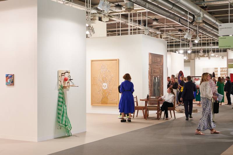 Artwork Basel returns with high-value gross sales contained in the cubicles and pleasure past