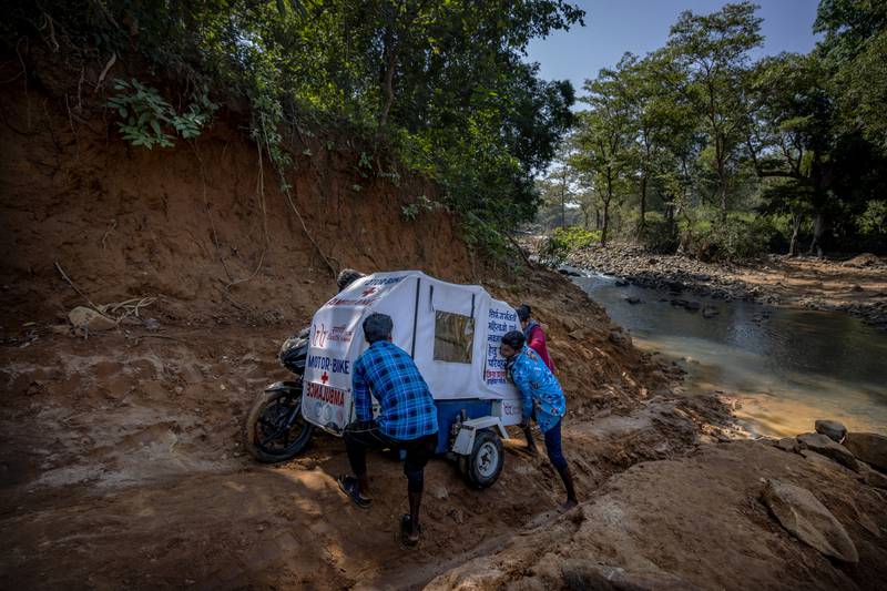 The motorbike ambulances try to reach inaccessible villages to bring pregnant women and very sick people to an early referral centre