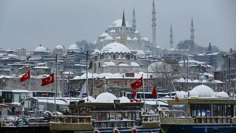 An image that illustrates this article Snow blankets Istanbul – in pictures