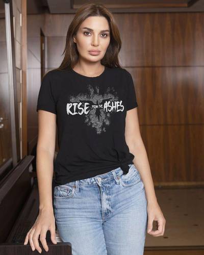  Lebanese singer Cyrine Abdelnour wearing Zuhair Murad's Rise from the Ashes T-shirt. Instagram / cyrineanour