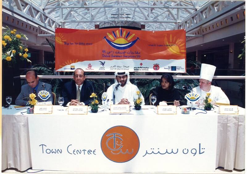 A panel discussion held during the second DSS in 1999. Photo: DFRE