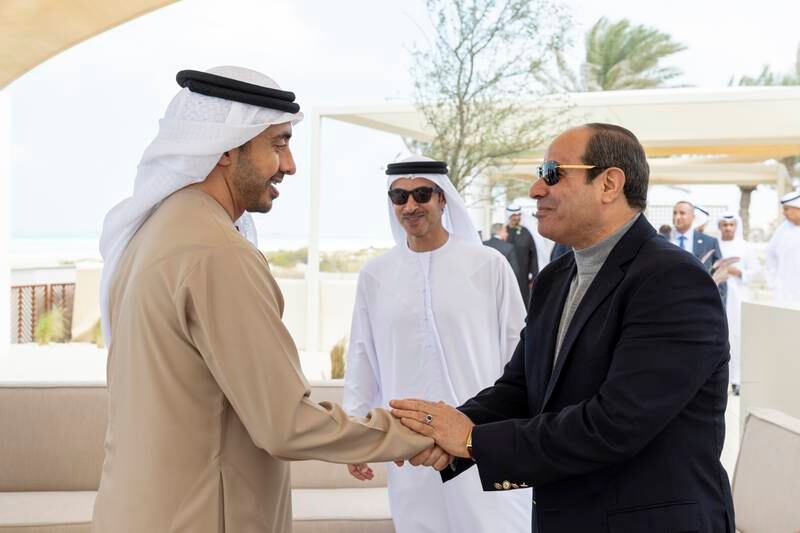 Sheikh Abdullah greets Mr El Sisi
