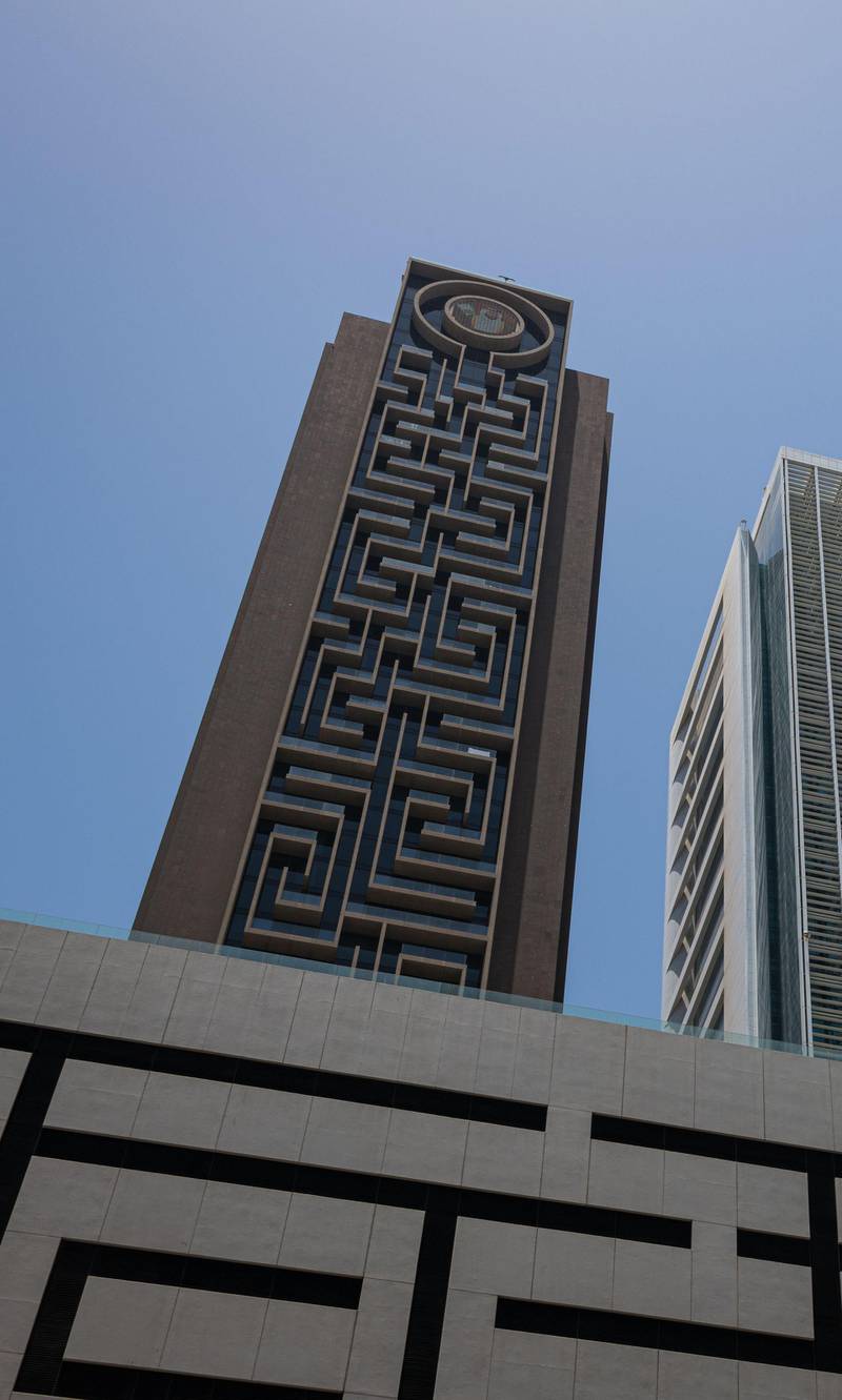 2D0WFD8 Skyscrapers on Sheikh Zayed Road between Financial Centre and Emirates Towers metro stations, Dubai, United Arab Emirates. Alamy