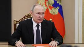 Putin signs new Russian law allowing electronic draft call-up