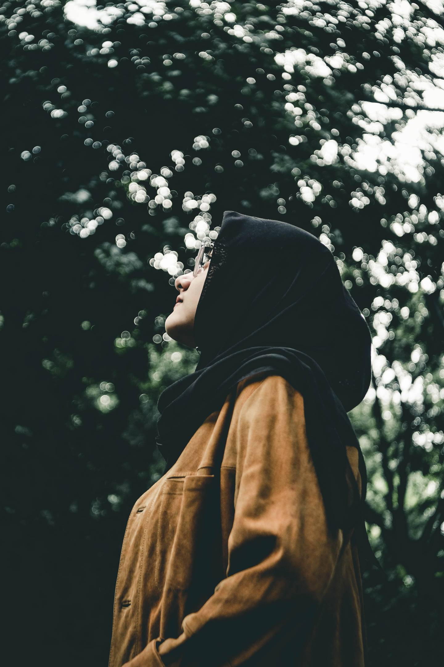Women across the world are fighting for their right to wear the hijab how and when they want. Kilarov Zaneit / Unsplash