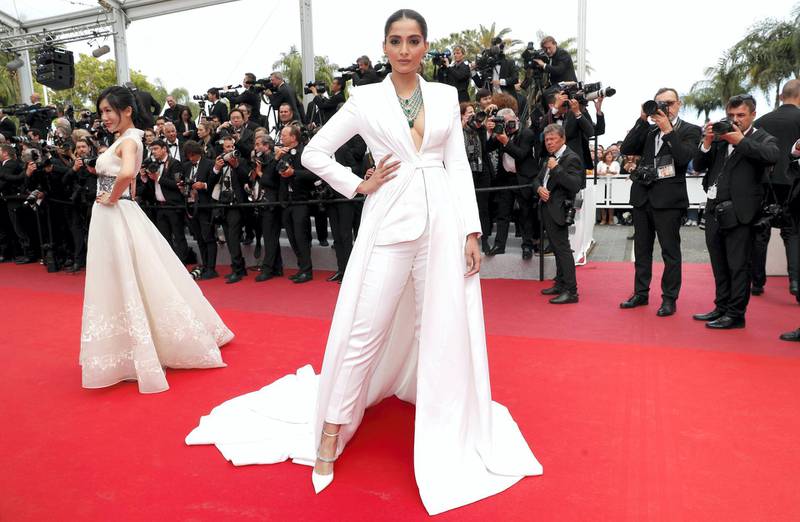 epa07589584 Indian actress Sonam Kapoor arrives for the screening of 'Once Upon A Time... In Hollywood' during the 72nd annual Cannes Film Festival, in Cannes, France, 21 May 2019. The movie is presented in the Official Competition of the festival which runs from 14 to 25 May.  EPA-EFE/IAN LANGSDON *** Local Caption *** 55211936
