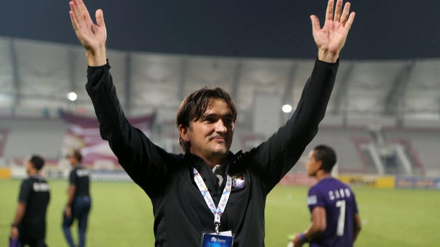 Zlatko Dalic salutes the fans after the Asian Champions League semi-final second leg on October 28, 2016. A 2-2 draw in Doha against El Jaish secured a 5-3 aggregate win and with it a place in that year's Asian Champions League final. AFP