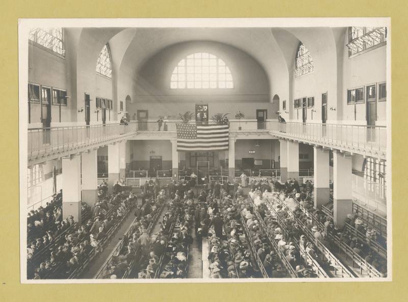Ellis Island: Immigrants arriving in New York. Photo: New York Public Library