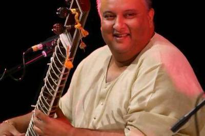 The musician Shujaat Khan will perform at the Cultural Foundation in December. Photo: Saffron Media