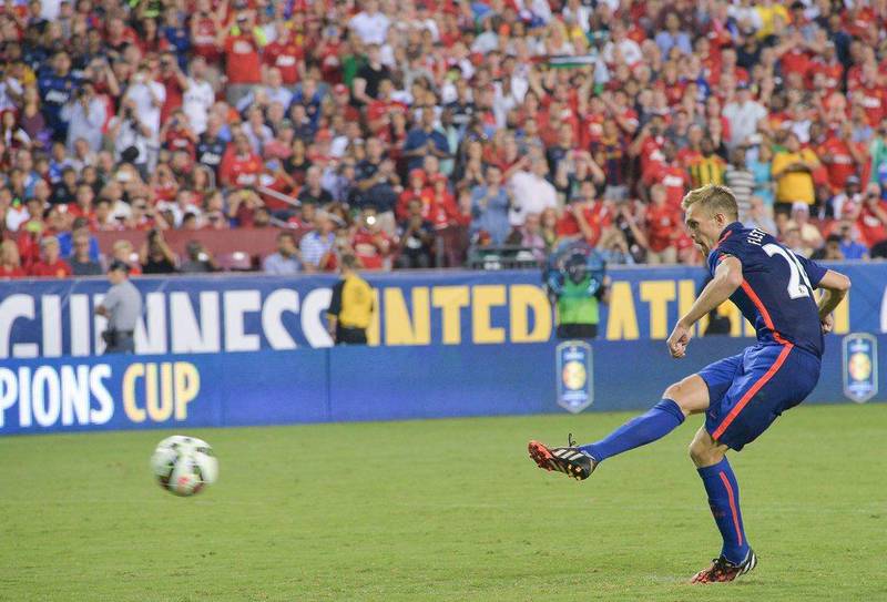 Manchester United's Darren Fletcher scores the winning spot kick in the penalty shootout against Inter Milan in the International Champions Cup in Maryland, USA. AFP