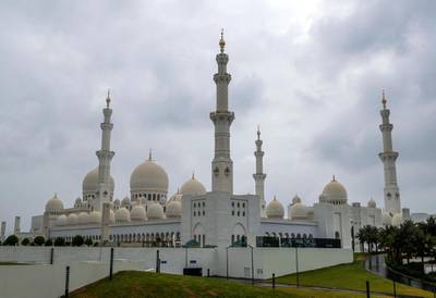 Abu Dhabi, April 13, 2019.  Rainy weather at the Grand Mosque area.Victor Besa/The National.Section:  NA Reporter: