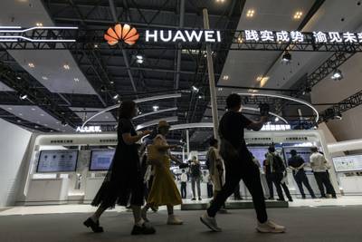 The chip was made by China’s Semiconductor Manufacturing International, which like Huawei is blacklisted by the US and restricted from having access to American technology. Bloomberg
