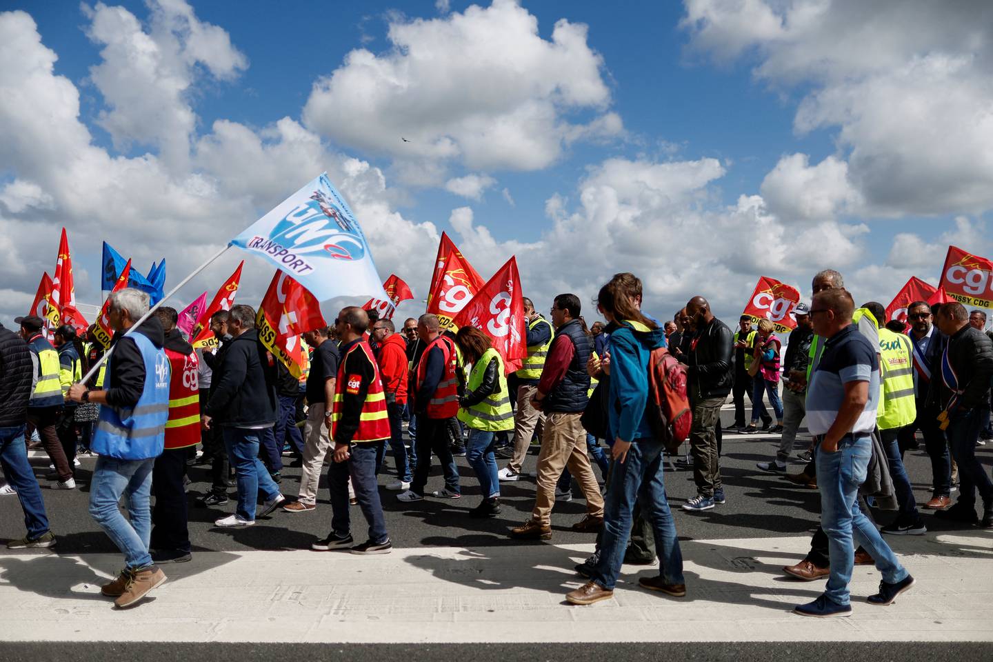 Paris-Charles de Gaulle airport employees protest over low wages. Reuters