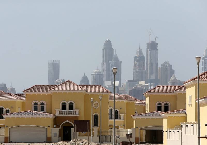 DUBAI , UNITED ARAB EMIRATES Ð May 30 , 2013 : View of the villas in Jumeirah Park in Dubai.  ( Pawan Singh / The National ) For Business Stock