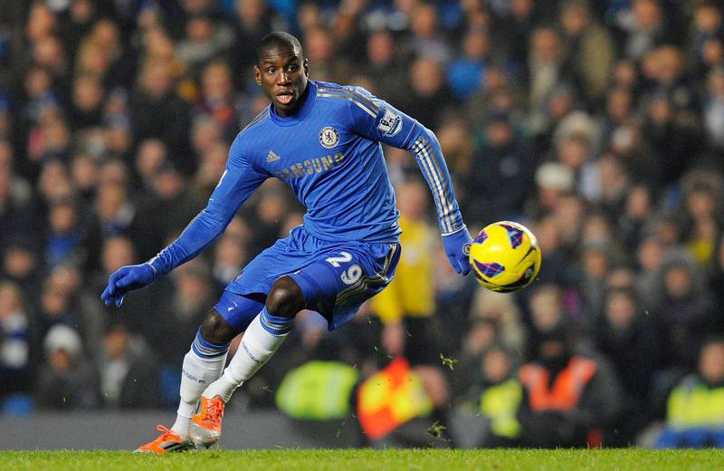 epa03539780 Chelsea's Demba Ba in action during an English Premier League soccer match against Southampton at Stamford Bridge in London, Britain, 16 January 2013.  EPA/ANDY RAIN DataCo terms and conditions apply. http//www.epa.eu/downloads/DataCo-TCs.pdf *** Local Caption ***  03539780.jpg