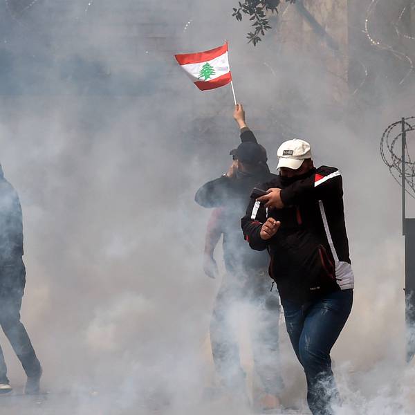 Retired soldiers try to storm government palace in Beirut
