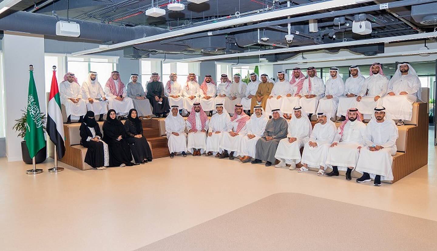 أعضاء خلال مجلس التنسيق السعودي الإماراتي بعد اجتماع في دبي.  الصورة: وزارة المالية الإماراتية