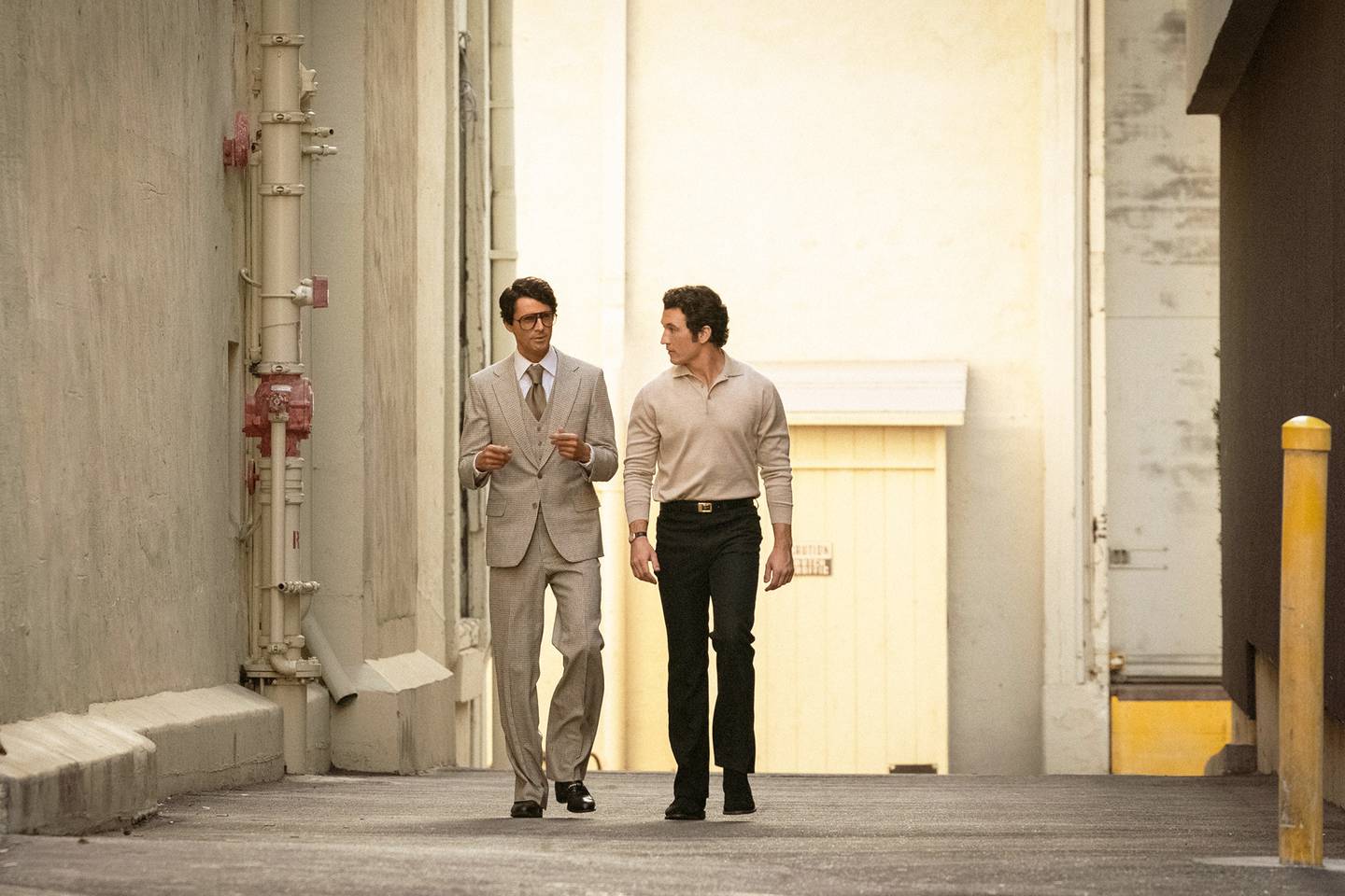 Matthew Goode as Robert Evans and Miles Teller as Albert S Ruddy in 'The Offer'. Photo: Paramount Pictures