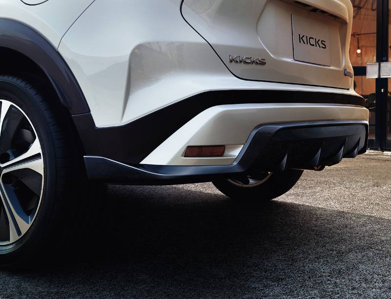 Sporty exhaust set-up.