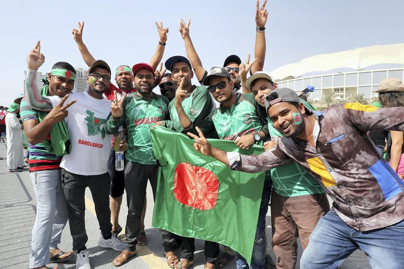 DUBAI , UNITED ARAB EMIRATES, September 28 , 2018 :- Supporters of Bangladesh arriving to watch the final of Unimoni Asia Cup UAE 2018 cricket match between Bangladesh vs India held at Dubai International Cricket Stadium in Dubai. ( Pawan Singh / The National )  For News/Sports/Instagram/Big Picture. Story by Paul