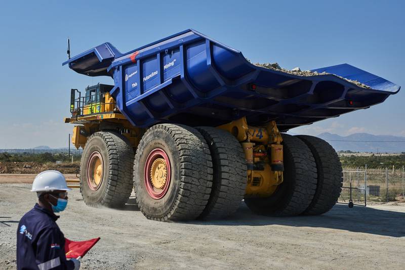 Anglo American unveiled the worlds biggest green-hydrogen powered lorry at a platinum mine in South Africa, where it aims to replace a fleet of 40 diesel-fuel vehicles that each use about a million litres of the fossil fuel every year. Bloomberg