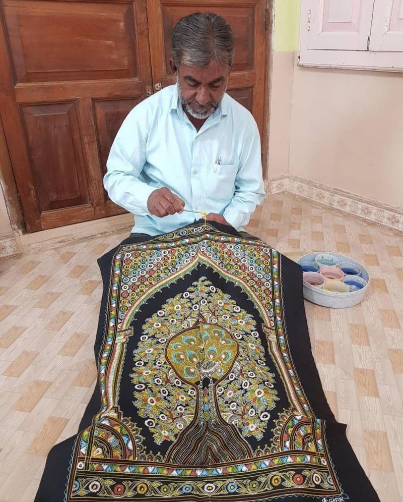 Craftsman Abdul Gafur Khatri, known locally as Gafurbhai, creates a piece of art. Photo: Abdul Gafur Khatri