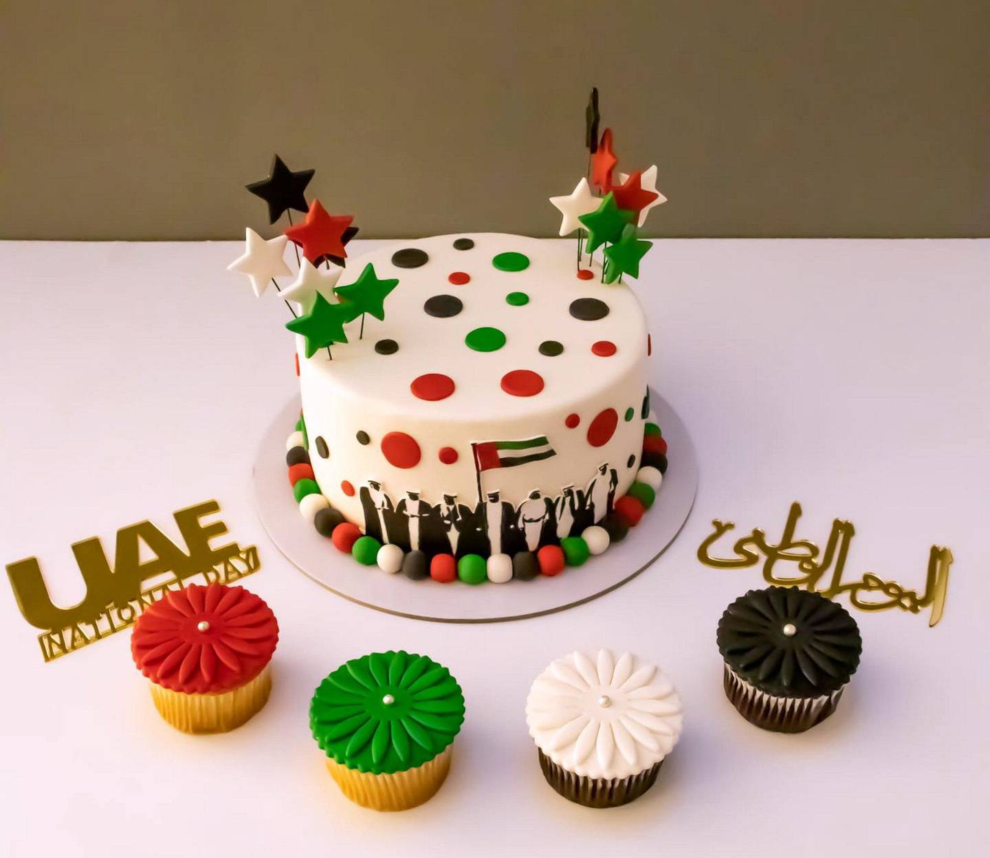 National Day-themed cakes and cupcakes at Mister Baker