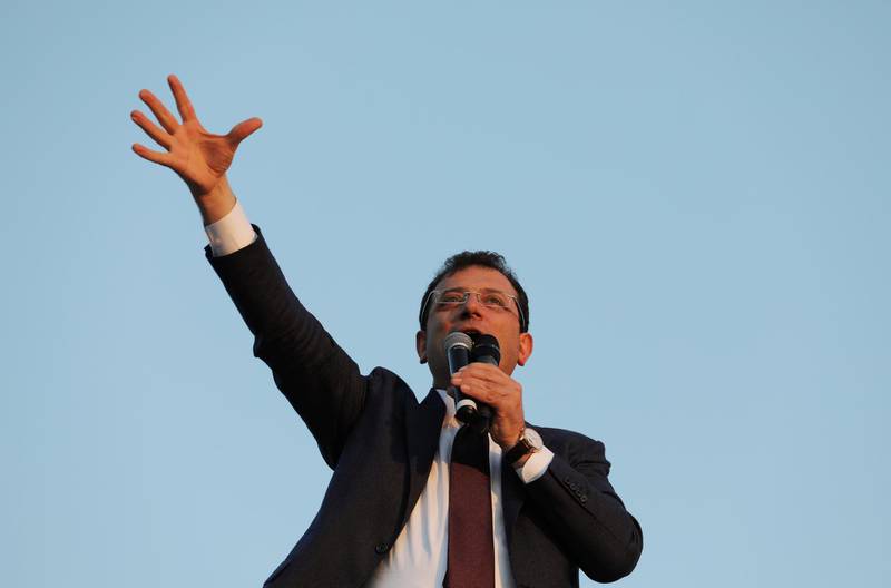 Newly elected Mayor of Istanbul Ekrem Imamoglu of the main opposition Republican People's Party (CHP) addresses his supporters outside the City Hall in Istanbul, Turkey, April 17, 2019. REUTERS/Huseyin Aldemir