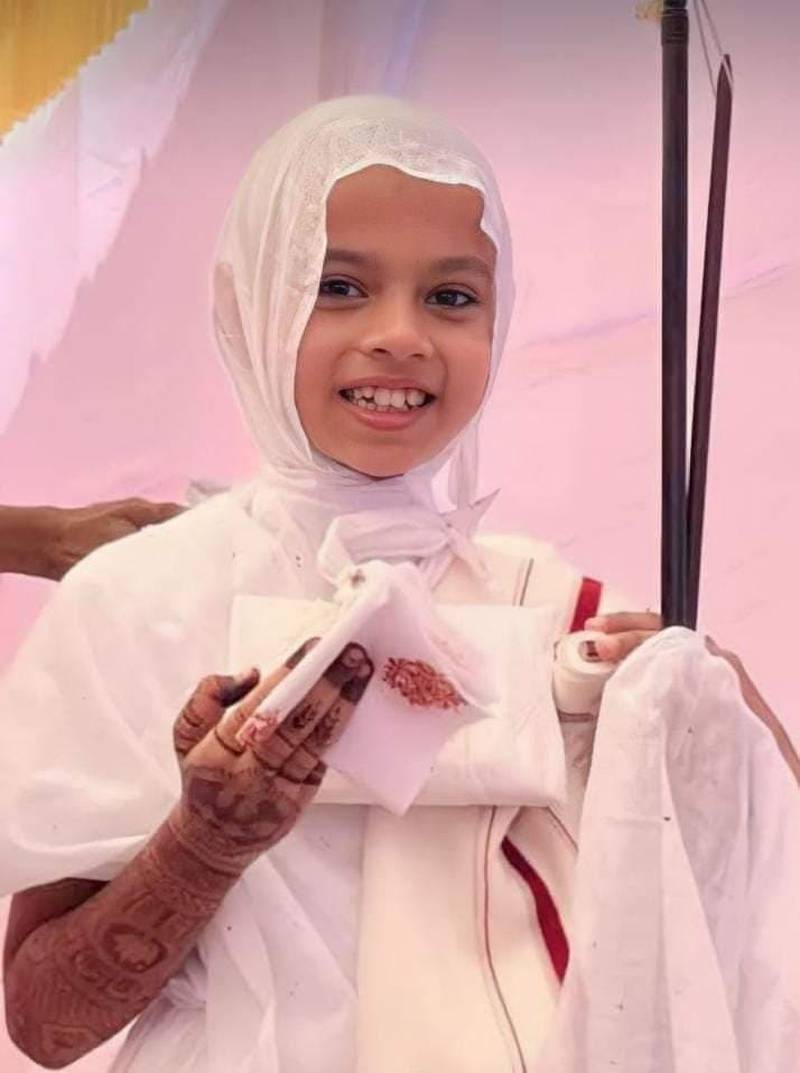 Indian Diamond Tycoons Eight Year Old Daughter Becomes A Jain Nun