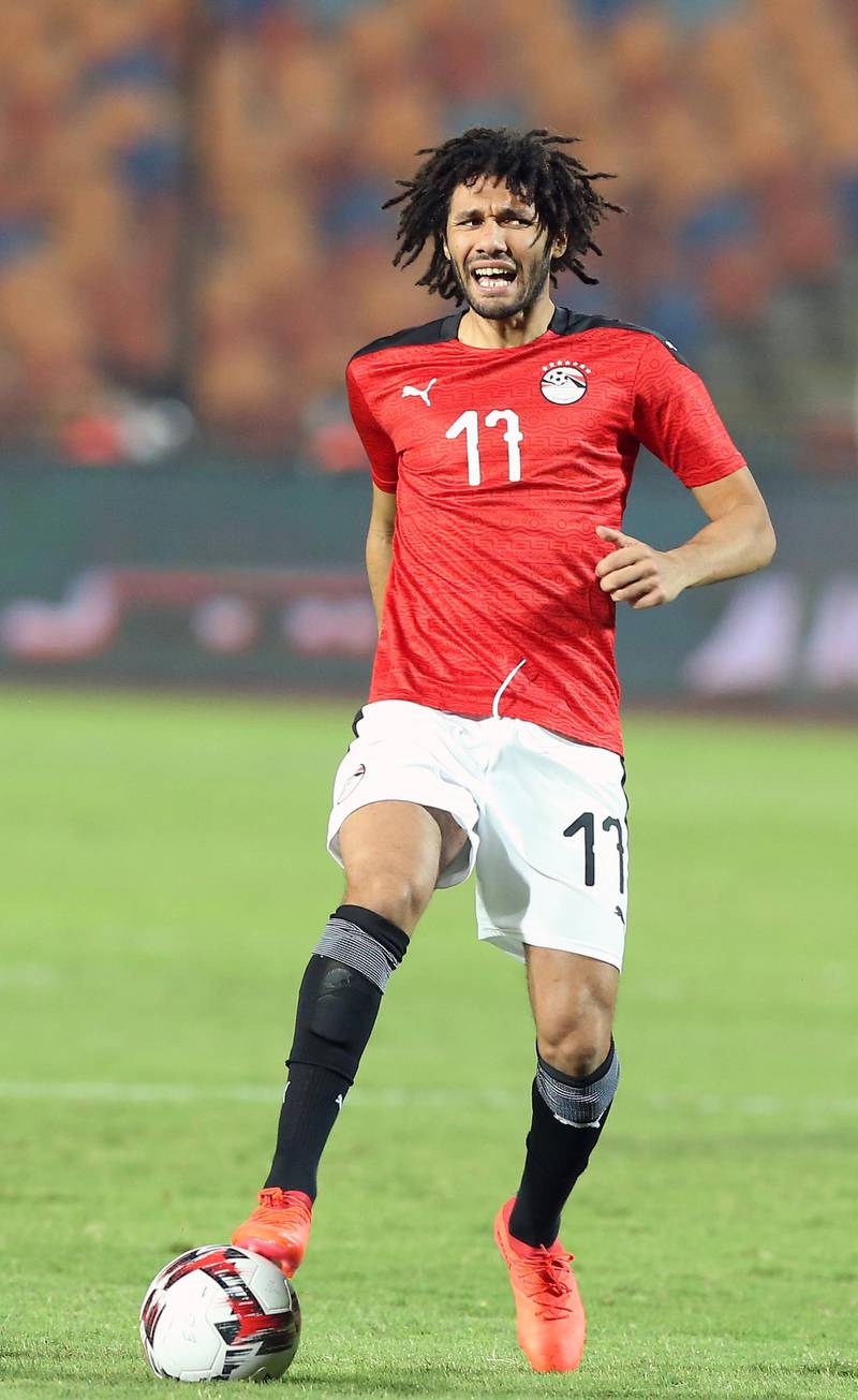 epa08820725 Egyptian player Mohamed ElNeny in action  during the Africa Cup of Nations qualification soccer match between Egypt and Togo at Cairo Stadium in Cairo, Egypt, 14 November 2020.  EPA/KHALED ELFIQI