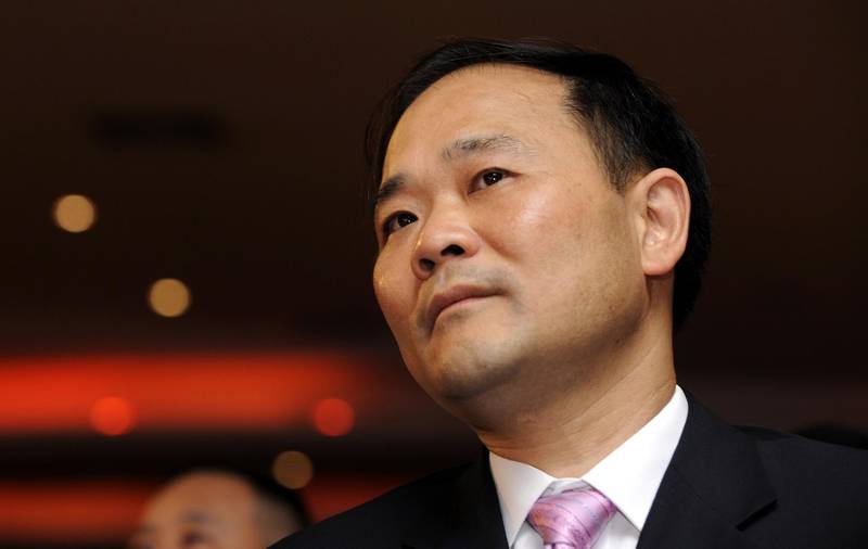 epa06560689 (FILE) - File photo dated 09 May 2009 of Li Shufu, chairman of Geely Automobile Holdings, attending a gala for a newspaper in Hangzhou in east China's Zhejiang province (reissued 24  February 2018).  Li Shufu has bought a near 10-percent stake in Mercedes-Benz maker Daimler, making him the German group's largest single shareholder.  EPA/LARRY LEUNG