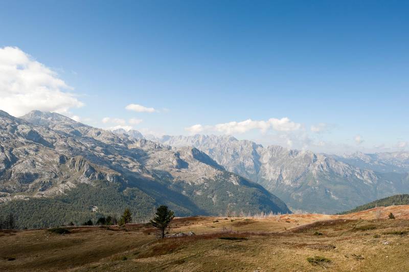 Peaks of the Balkans trail, hiking the stage between Plav and Vusanje in Montenegro © Rudolf Abraham