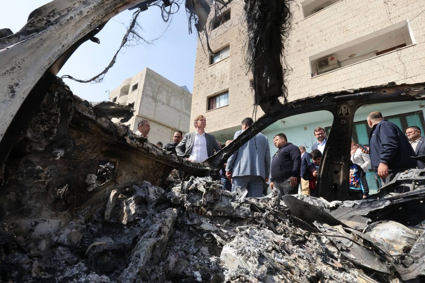 Während der jüngsten Gewalt zwischen Palästinensern und Israelis in der Stadt Hawara im Westjordanland brannte ein palästinensisches Haus.  EPA