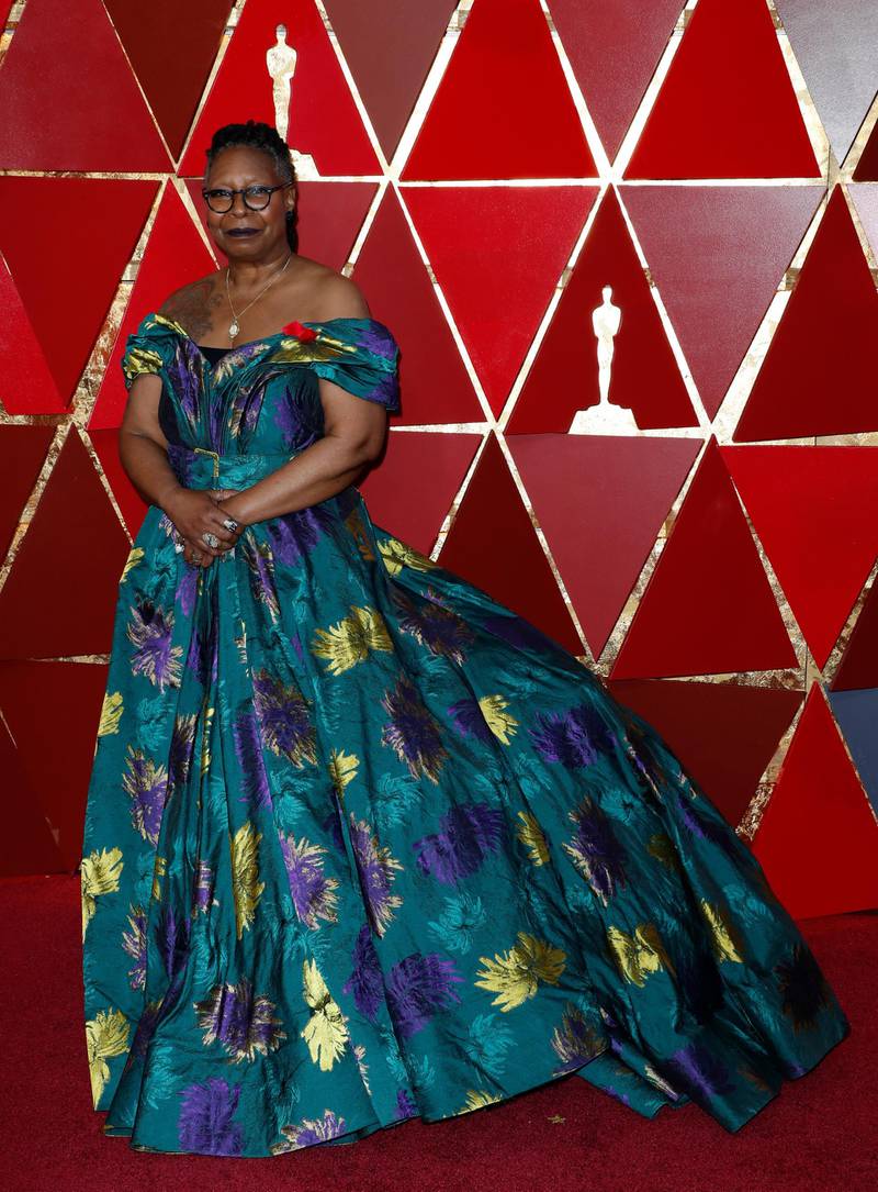 epa06581392 Whoopi Goldberg arrives for the 90th annual Academy Awards ceremony at the Dolby Theatre in Hollywood, California, USA, 04 March 2018. The Oscars are presented for outstanding individual or collective efforts in 24 categories in filmmaking.  EPA-EFE/PAUL BUCK