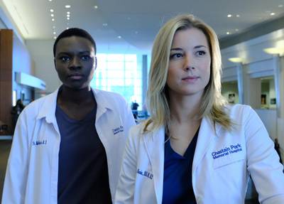 THE RESIDENT:  L-R:  Shaunette RenŽe Wilson and Emily VanCamp in the "Independence Day" time period premiere episode of THE RESIDENT airing Monday, Jan. 22 (9:00-10:00 PM ET/PT) on FOX. Guy D'Alema / FOX