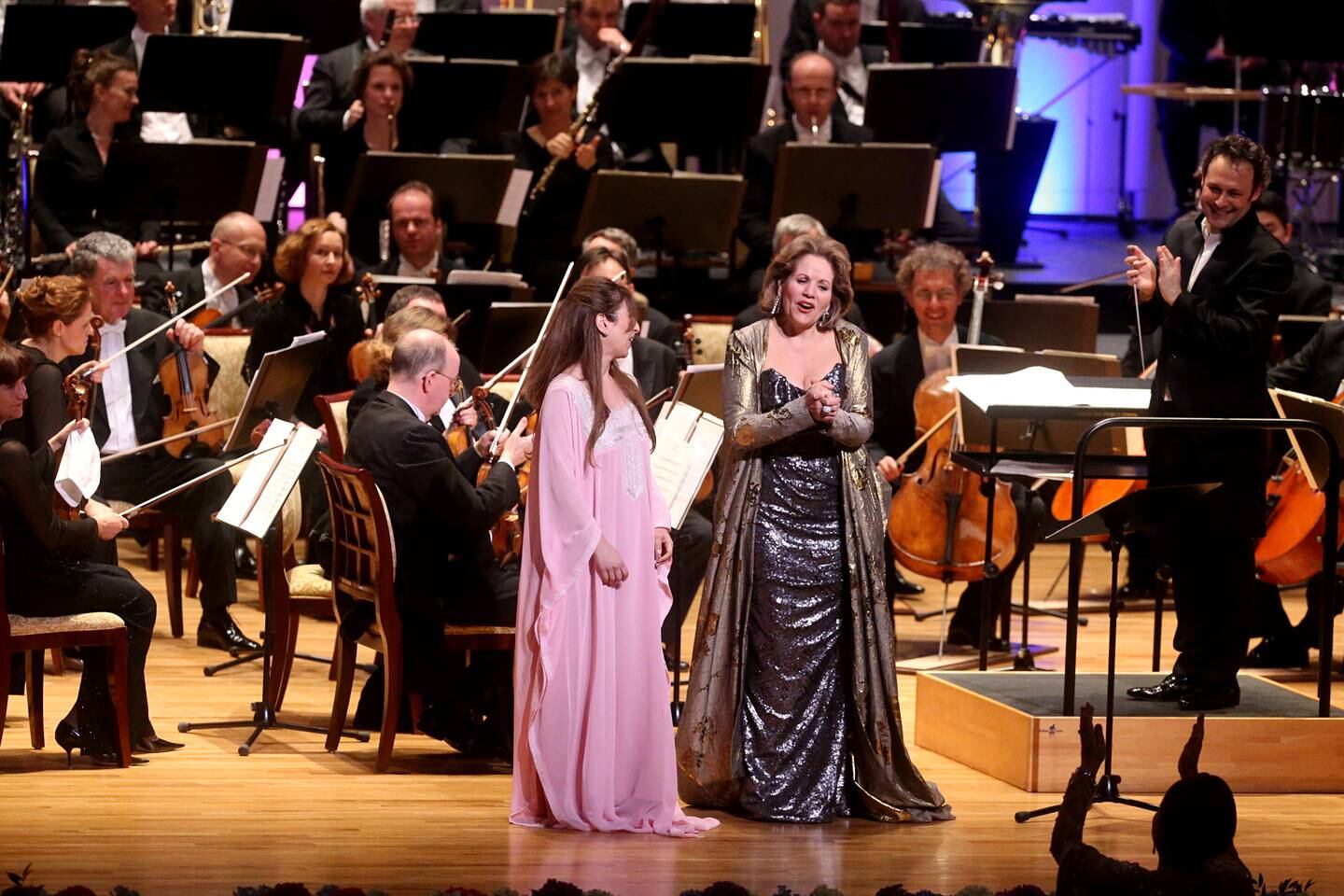 23 - March - 2014, Emirates Palace Auditorium, Abu Dhabi

Right: Renee Fleming Opera Gala with the Dresden Philharmonic, conducted by Sascha Goetzel at Abu Dhabi Festival 2014. 

Left: Sara Al Qaiwani an Emirati soprano
Fatima Al Marzooqi/ The National

