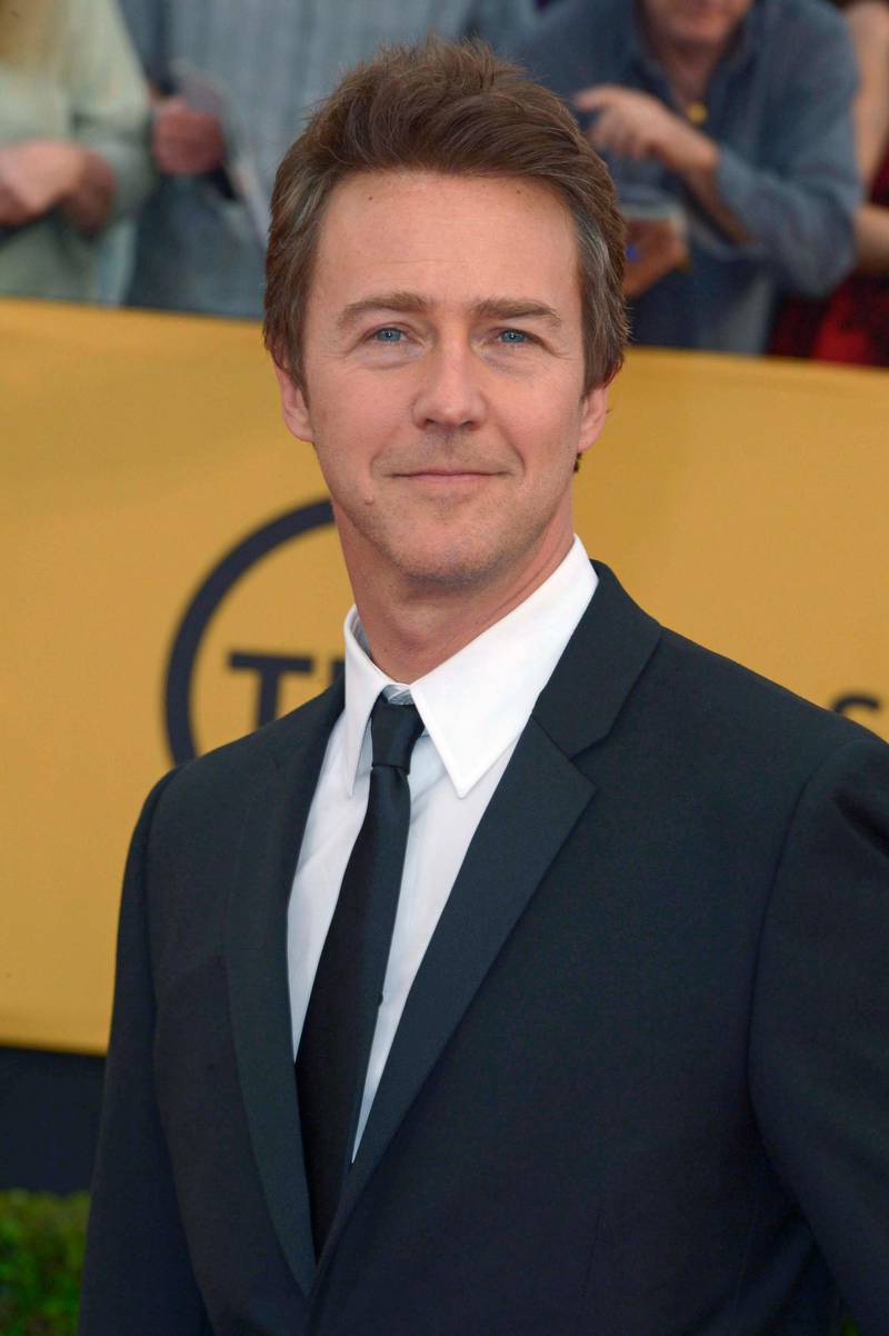 epa04584990 US actor Edward Norton arrives at the 21st annual Screen Actors Guild Awards ceremony at the Shrine Auditorium in Los Angeles, California, USA, 25 January 2015.  EPA/PAUL BUCK