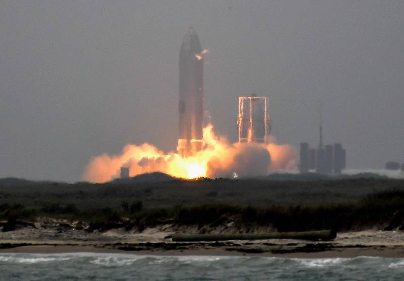 SpaceX SN15 starship prototype lifts off from the company's starship facility in Boca Chica, Texas. Reuters