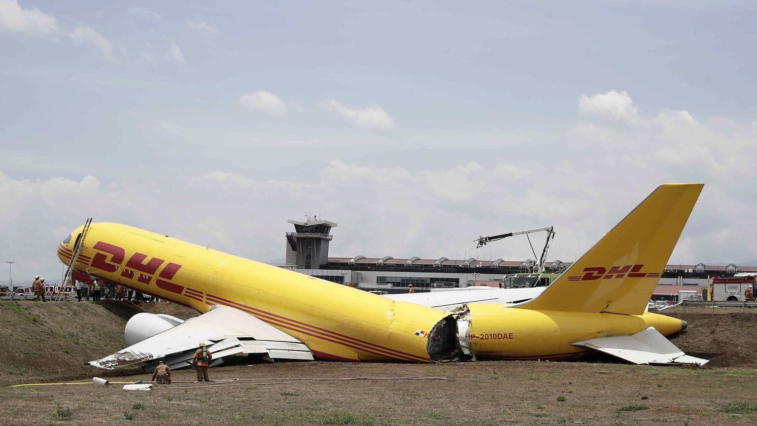 Crash plane costa cargo rica dhl DHL Aero
