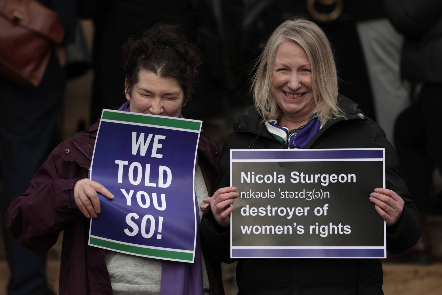 Des manifestants pour les droits des femmes devant Bute House à Édimbourg, le 15 février 2023. Getty Images