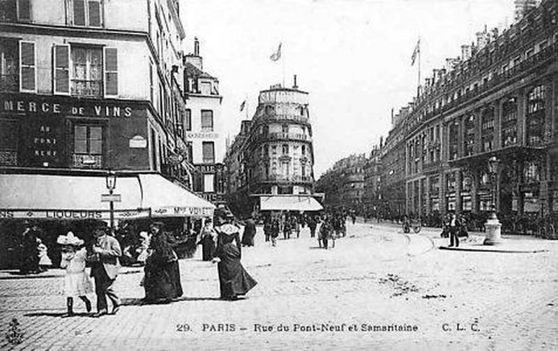 This photograph of La Samaritaine shows Paris in the 1900s. Courtesy La Samaritaine